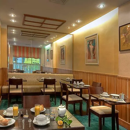 エリゼ エトワール 2* パリ