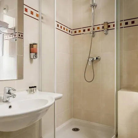 Elysée Etoile Hotel 2*