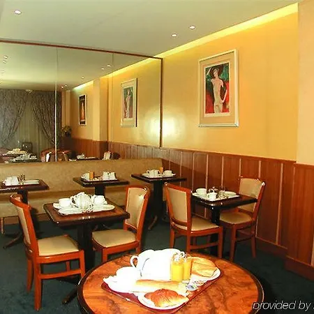 Elysée Etoile 2*