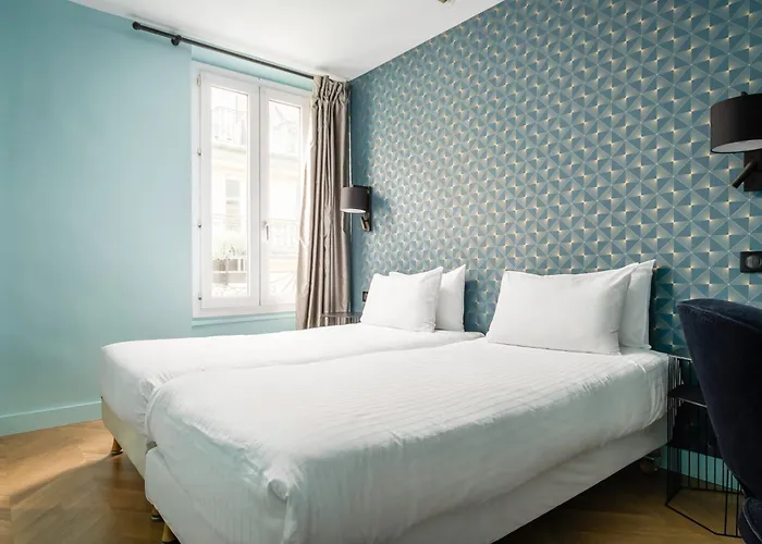 Elysée Etoile 2*