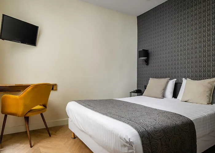 Elysée Etoile Hotel 2*