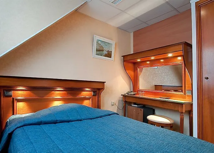Elysée Etoile Hotel 2*